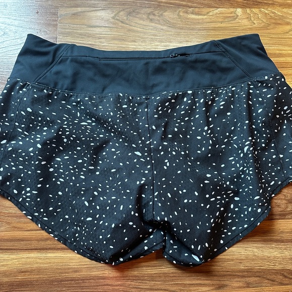 Oiselle Navy and White Patterned Athletic Shorts - Picture 4 of 8
